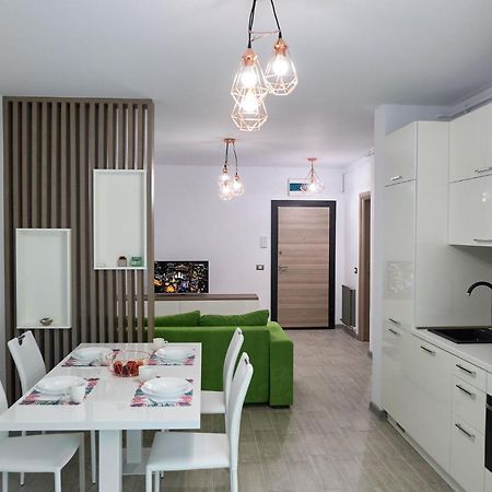 Vibe Apartment- Spa N Pools Beach Resort Năvodari المظهر الخارجي الصورة